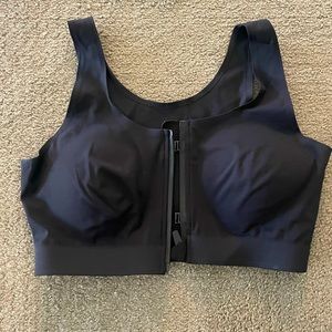 Zyia black front zip sports bra, small